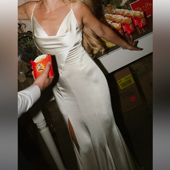 Cult Gaia Elegant Cream Cowl Neck Evening Gown - sleeves not included - Picture 3 of 6